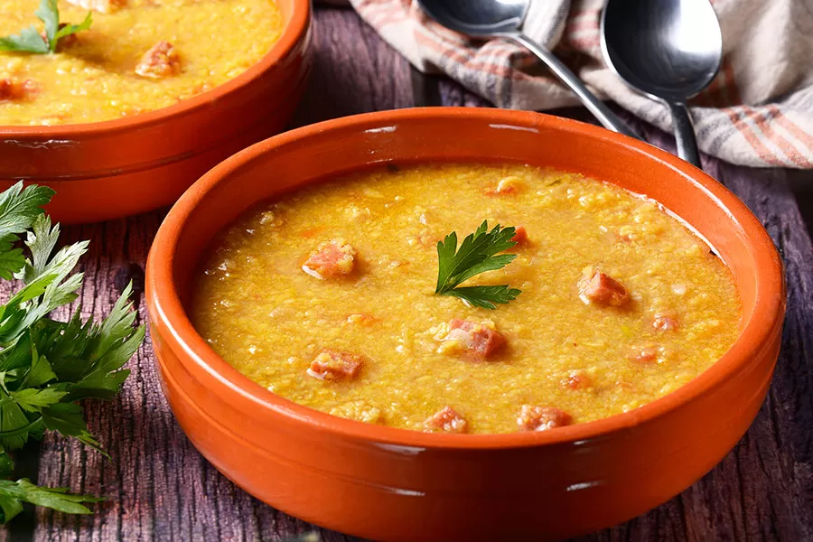 Sopa de Flocão com Calabresa